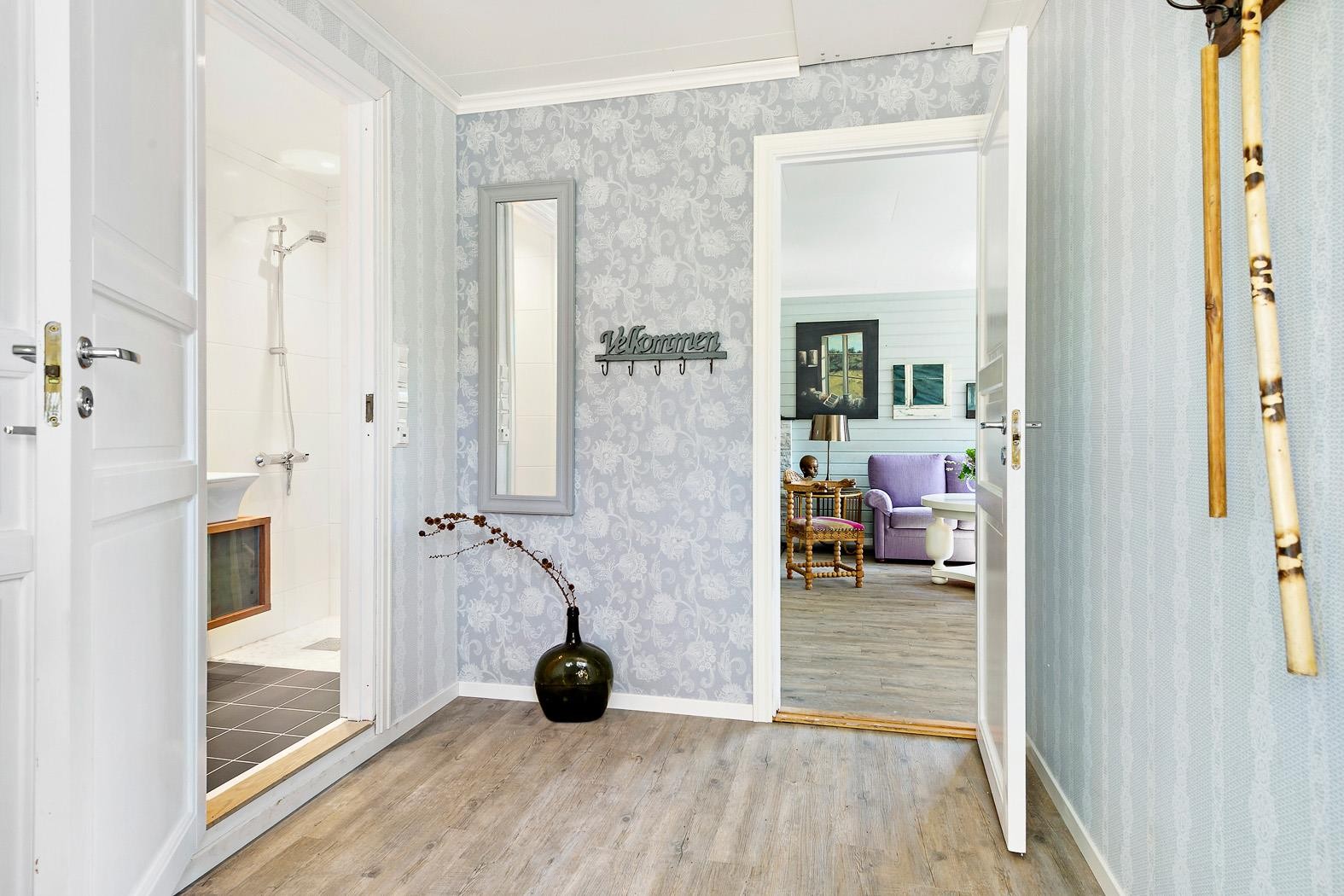 Inngangspartiet er meget innbydende, og har mange oppbevaringsmuligheter. Galleribilde