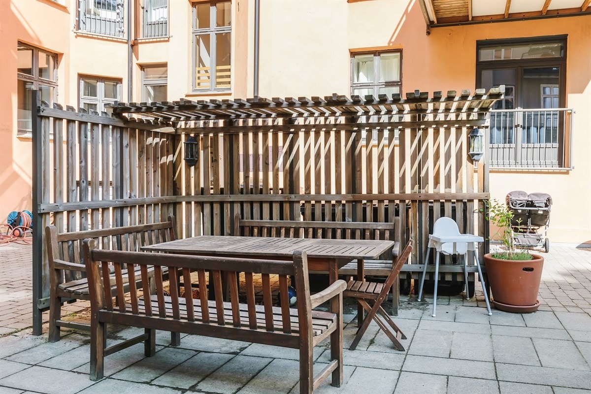 Uteområdet i bakgården Galleribilde