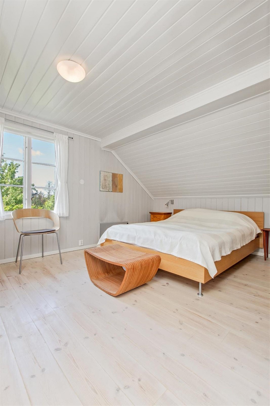 Romslig soverom. Galleribilde