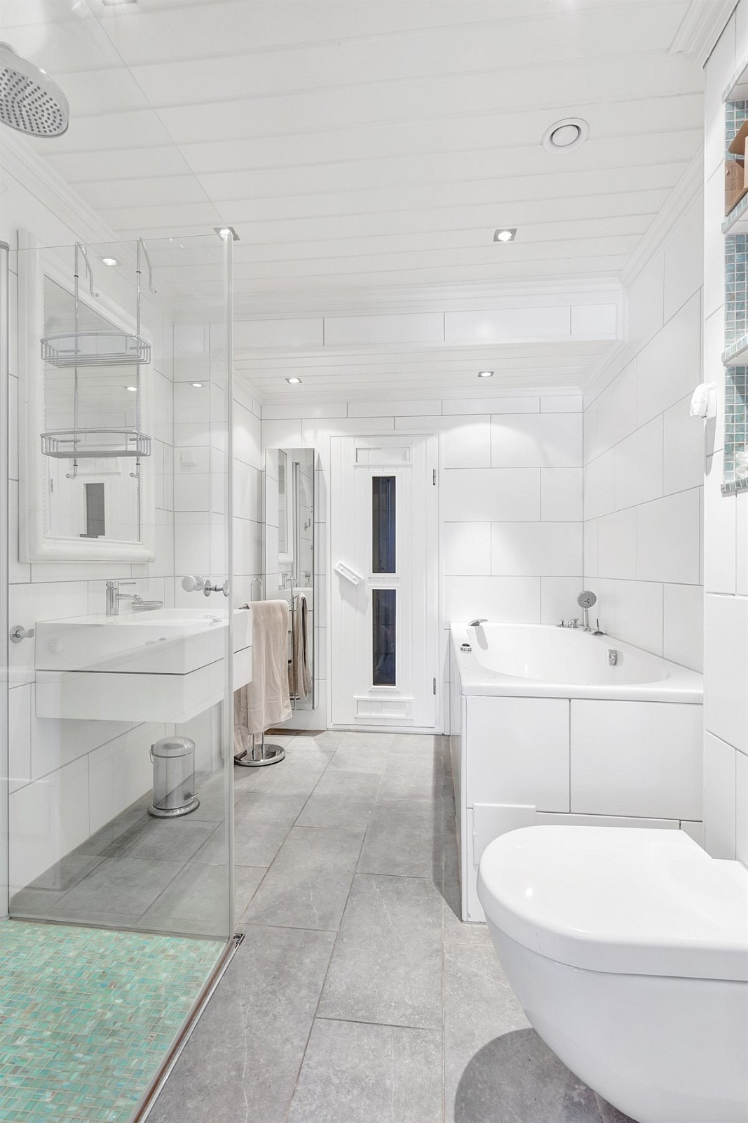 Baderom 2 i 1. etasje Galleribilde