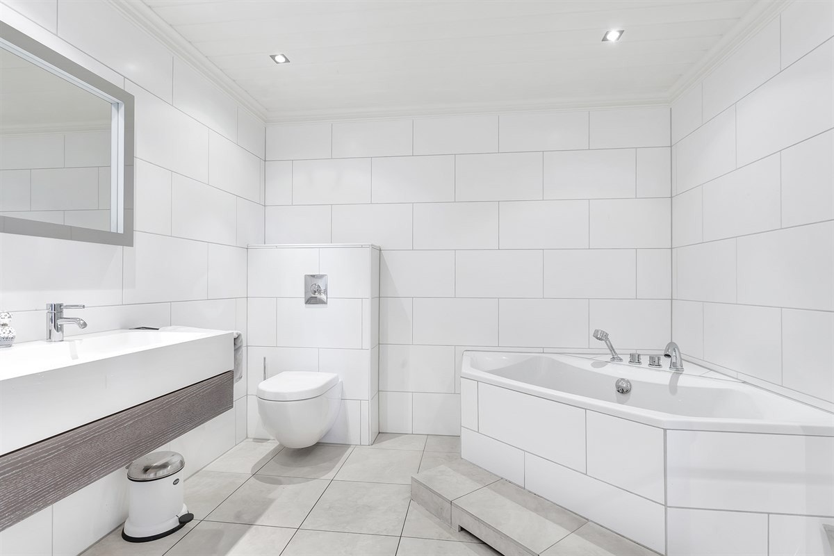 Baderom 1 i 1. etasje Galleribilde