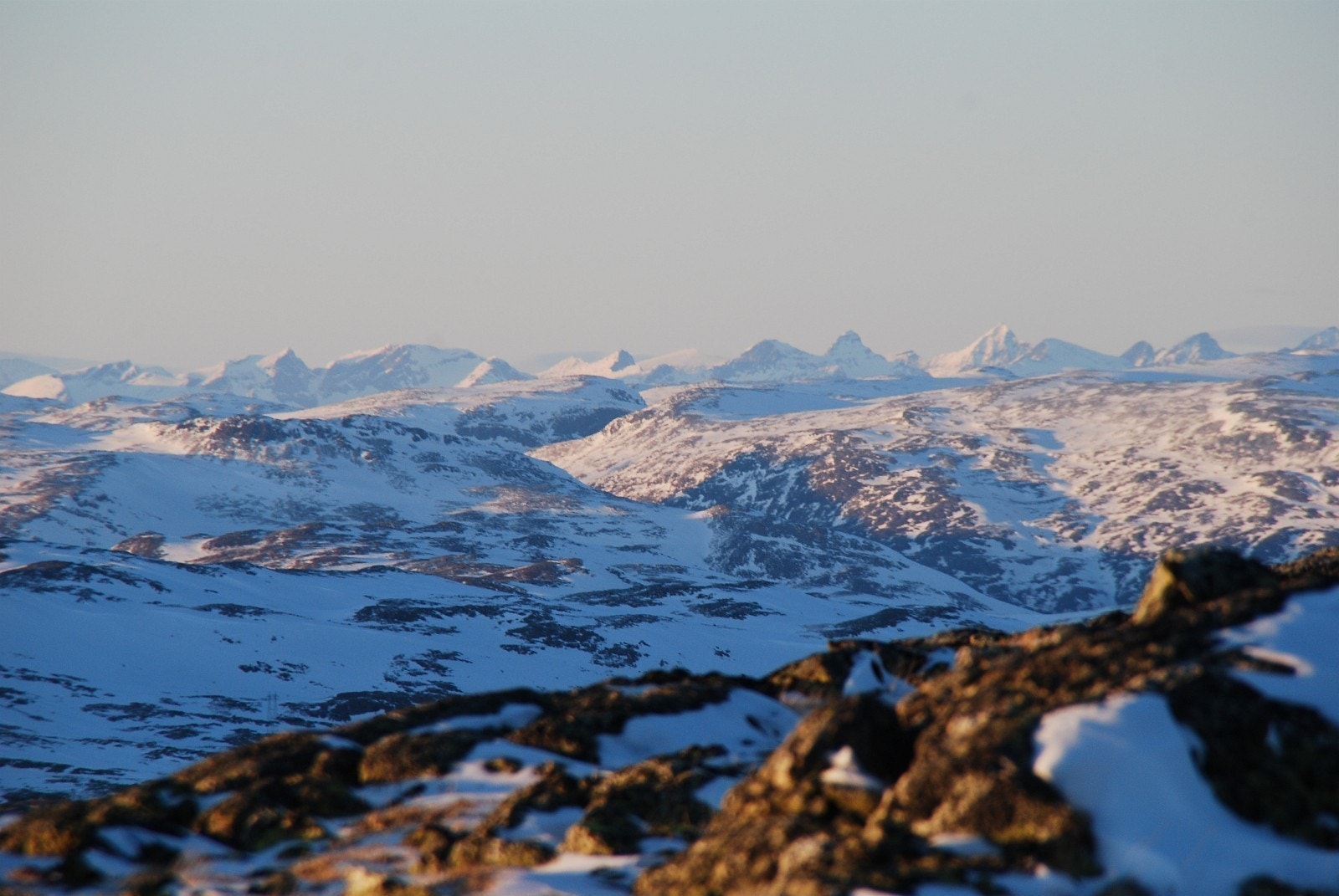 Nærområdet, utsikt frå Reineskarvet, Gravabotten, mot Jotunheimen. Galleribilde