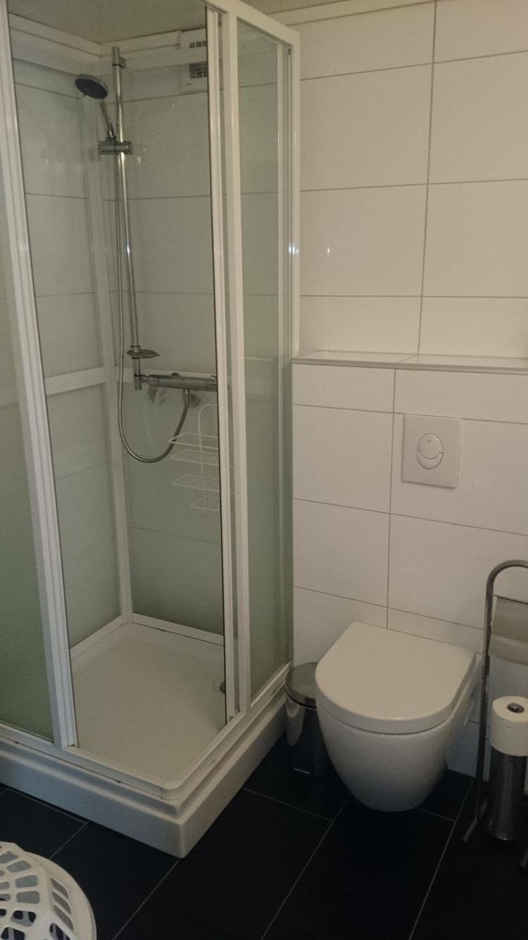 Bad med varmekabler i gulvet. Galleribilde