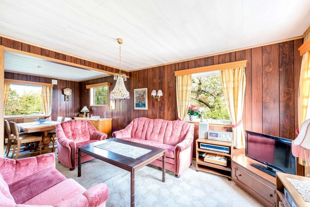 Stue og spisestue (tidligere soverom). Galleribilde