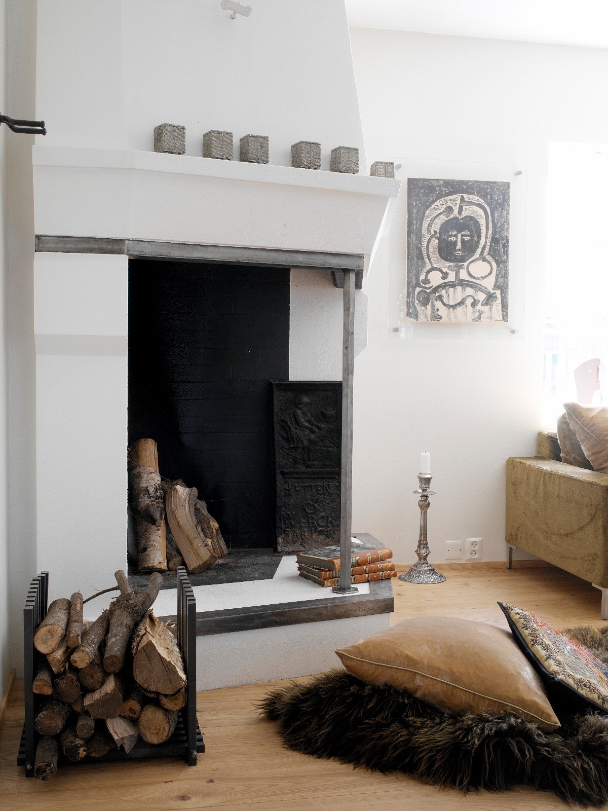 Peisen i stuen mot vest med tidl. innredning: Galleribilde