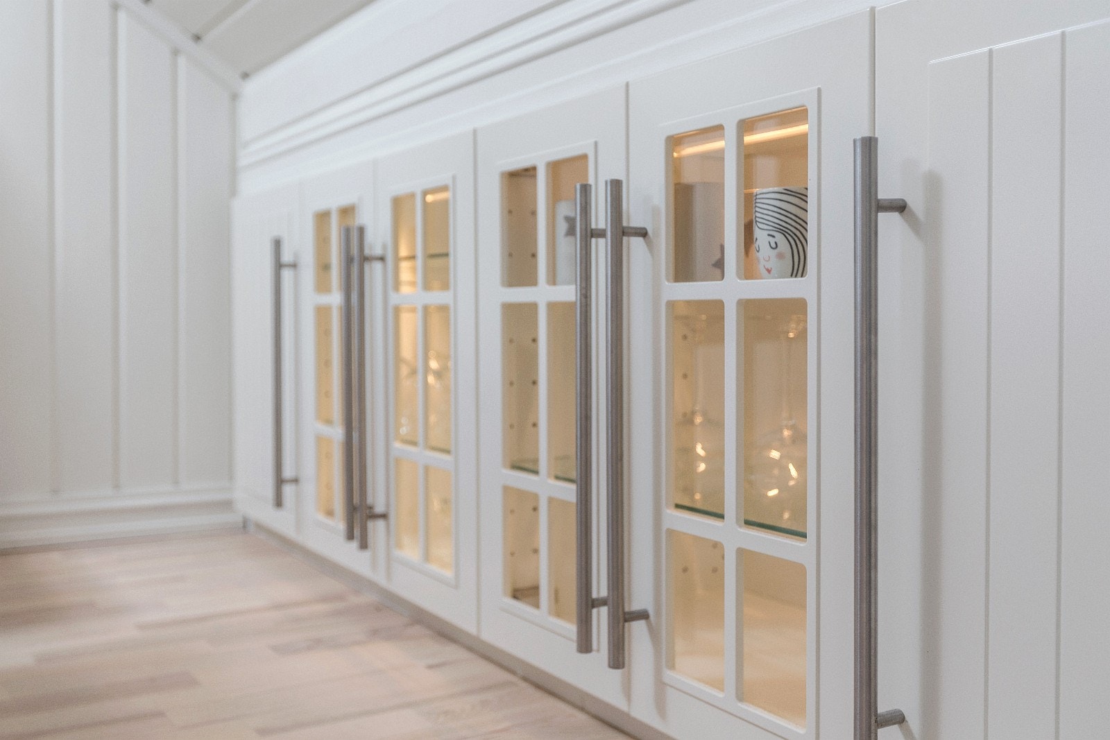 Vitrineskap med LED belysning Galleribilde
