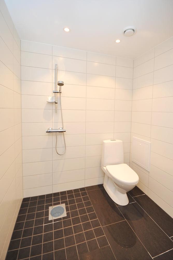 Dusjhjørne, glassvegger kan settes inn. Galleribilde