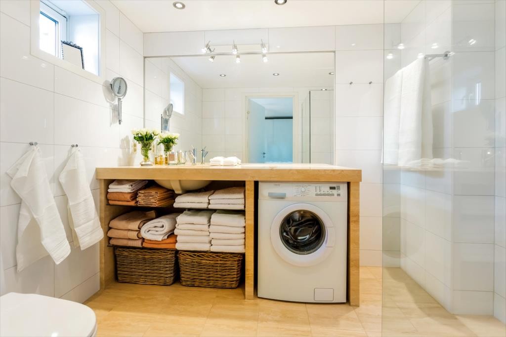 Bad 2 med adkomst direkte fra hovedsoverommet Galleribilde