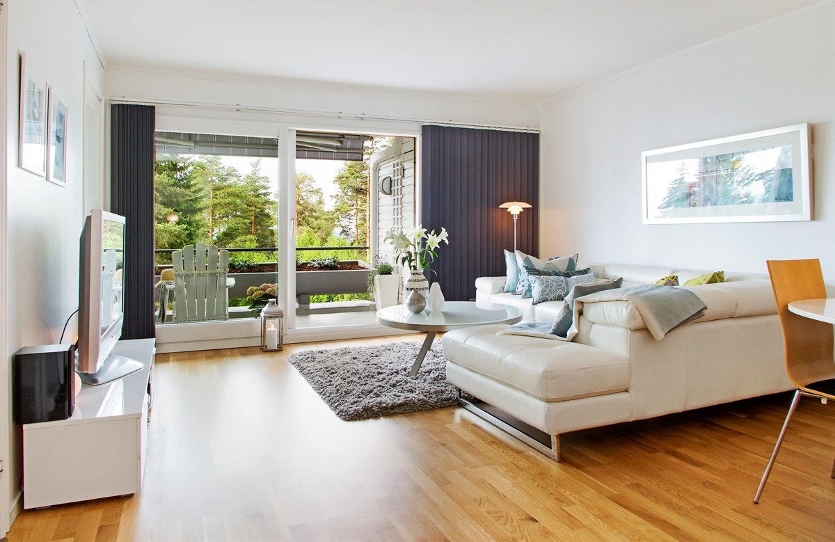 Meget god plass til sofagruppe og spisebord Galleribilde