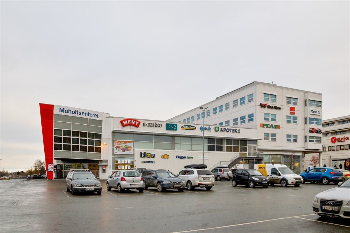 PROA Eiendomsmegling - Det er flere kjøpesenter i området her er Moholtsenteret avbildet. Galleribilde
