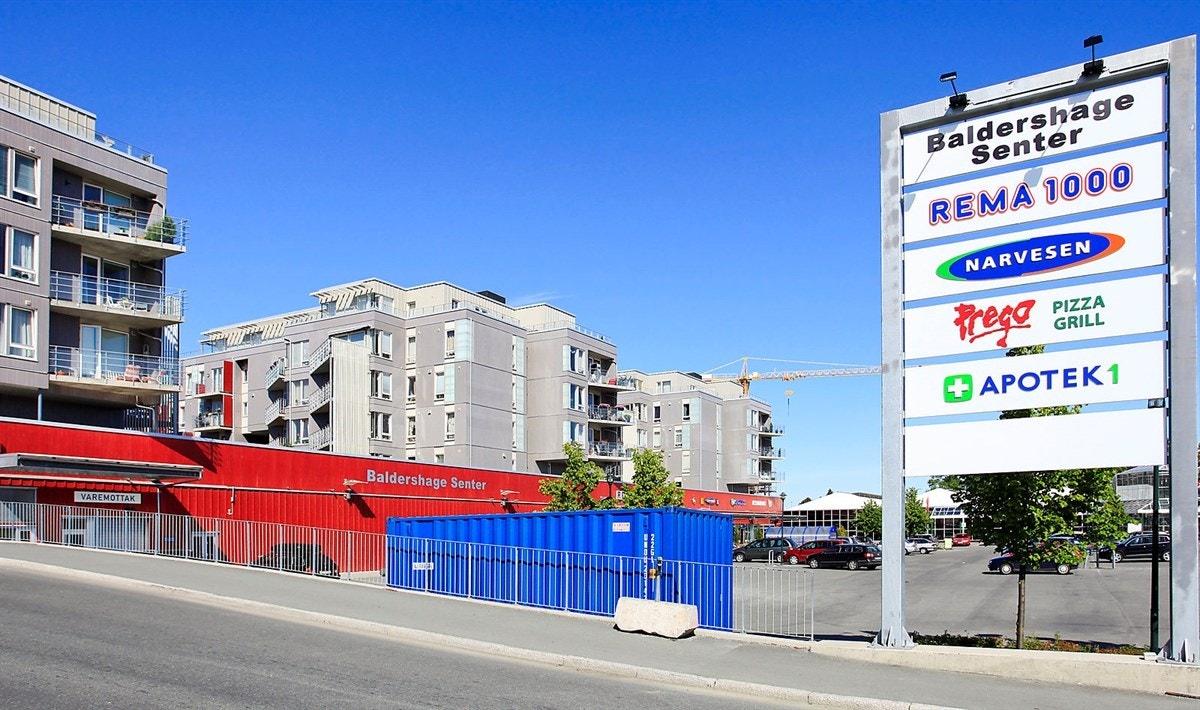 PROA Eiendomsmegling - Baldershage senter byr på mange butikker samt Plantasjen. Galleribilde