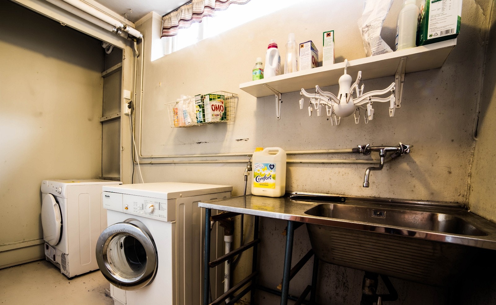 Vaskerom Galleribilde