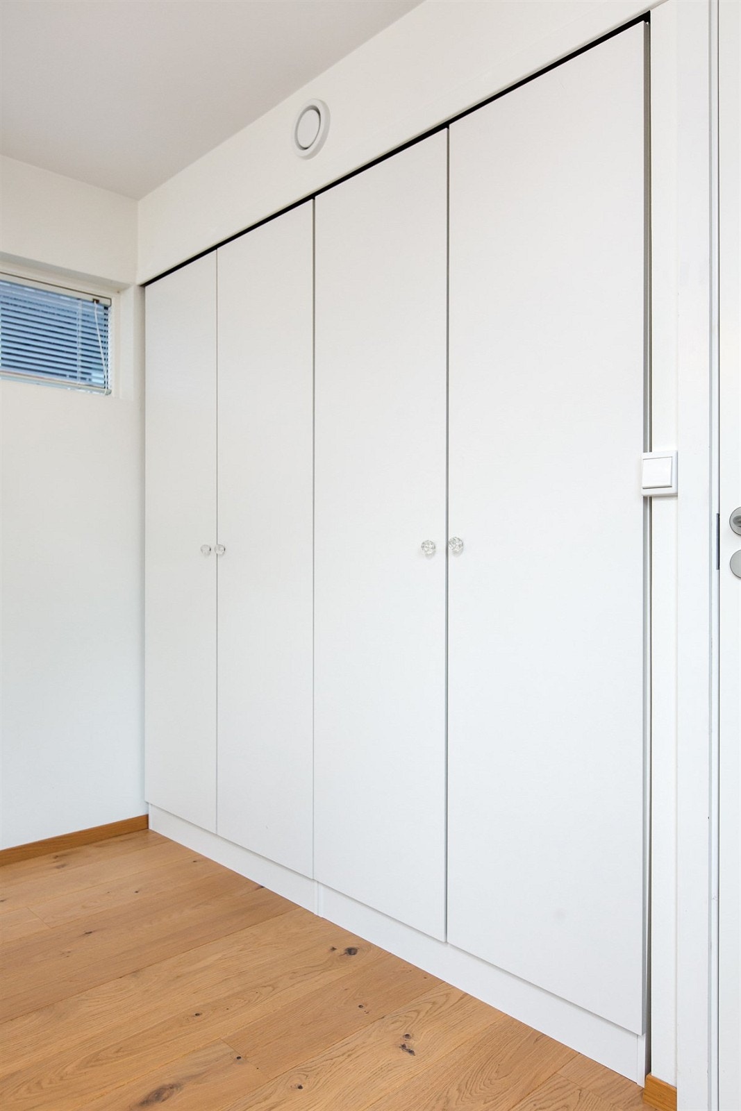 Garderobe Galleribilde