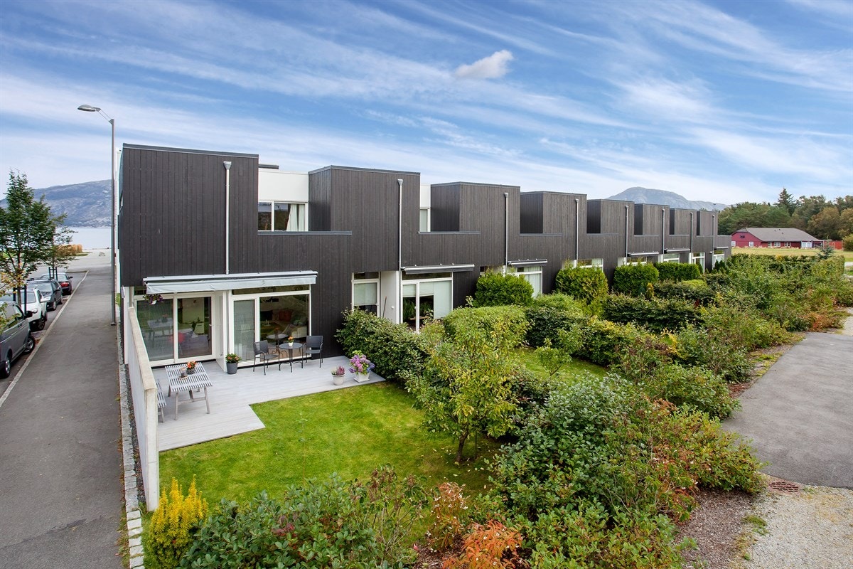 Pent enderekkehus Galleribilde