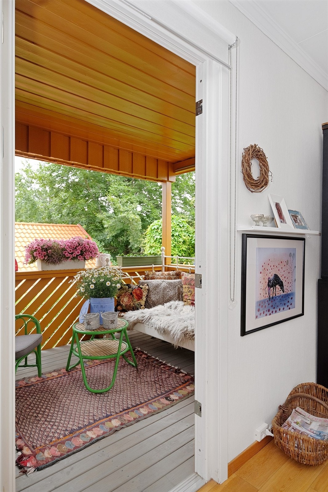 Fra stuen er det utgang til overbygd veranda Galleribilde