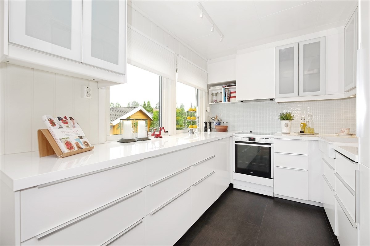 Kjøkken ble pusset opp i 2015 og er meget delikat innredet Galleribilde