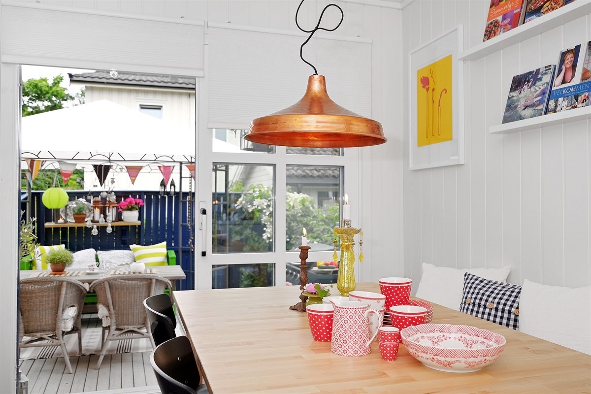 Fra kjøkkenet er det utgang til hyggelig uteplass Galleribilde