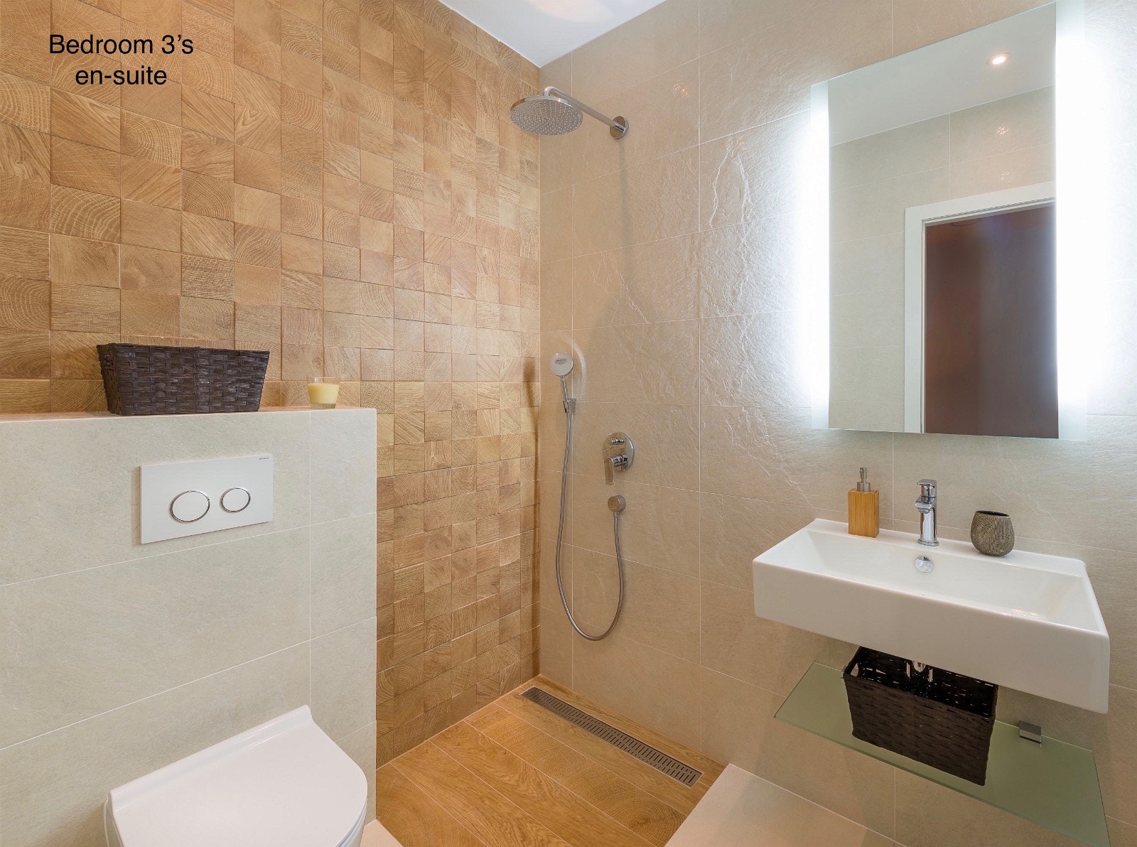 En-suite bad til soverom 3 Galleribilde