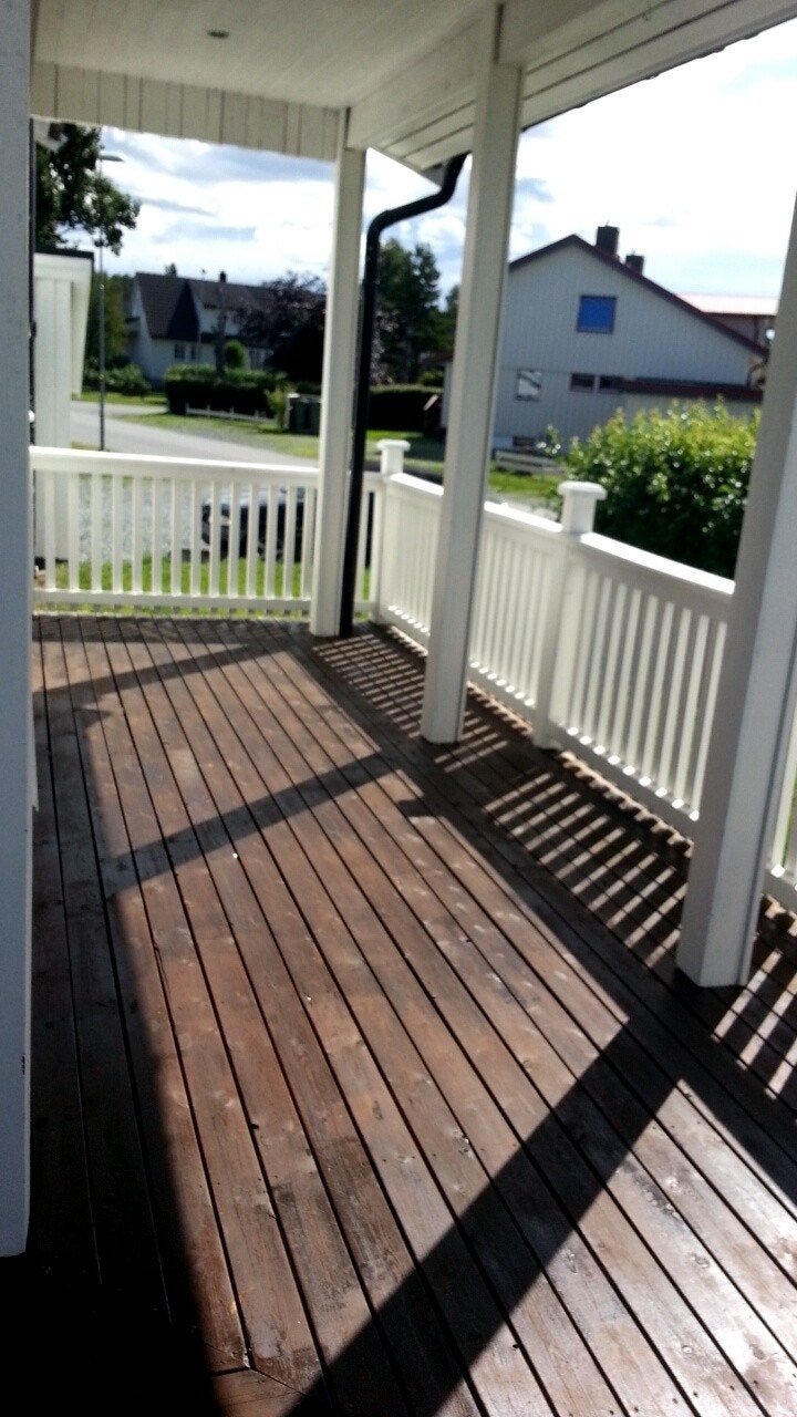 Veranda med gode solforhold, skjermet. Galleribilde