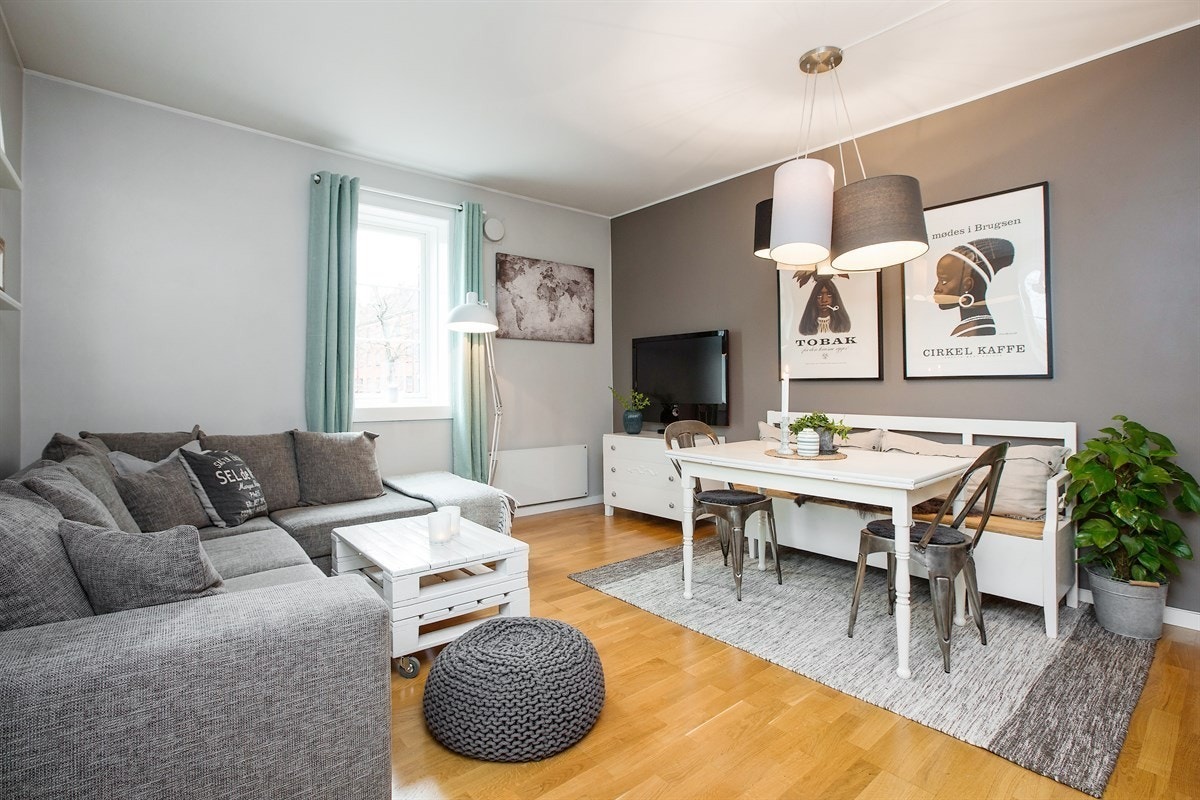 Plass til sofagruppe og spisebord Galleribilde