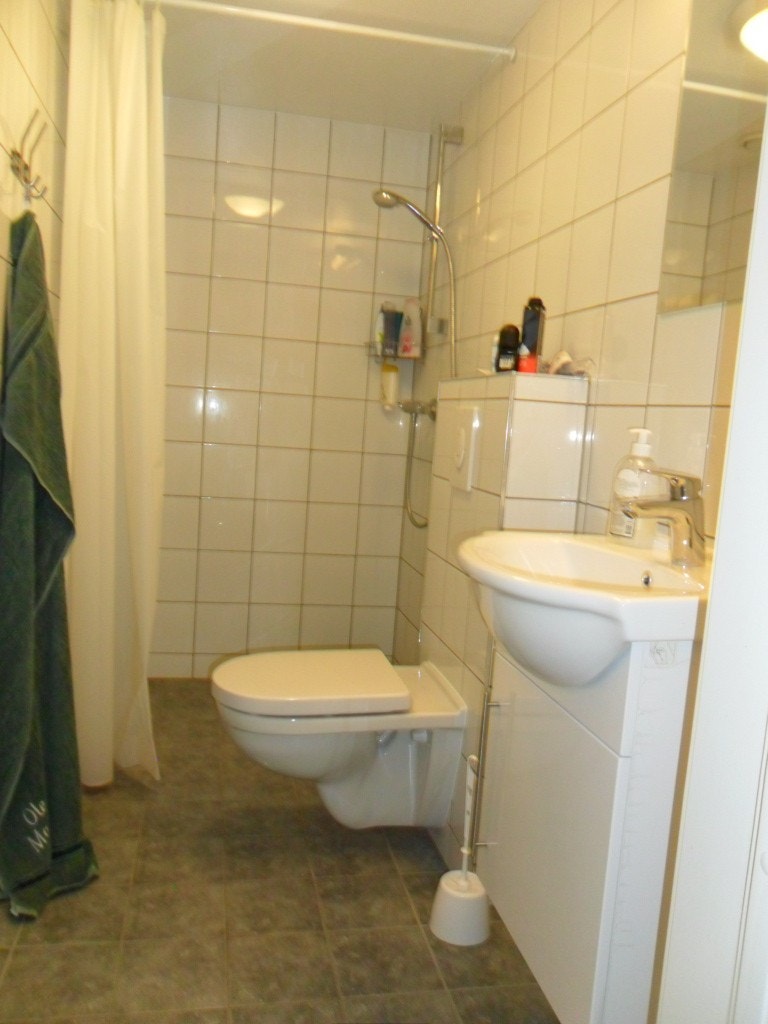 Bad med dusj 2 Galleribilde