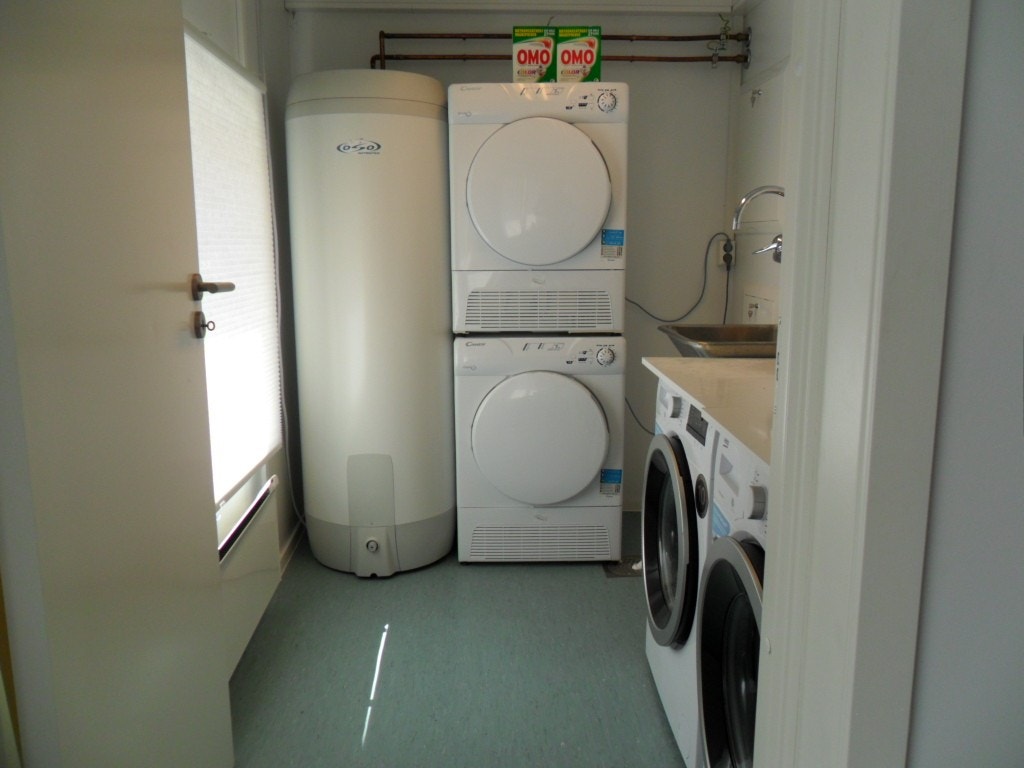 Vaskerom med vask og tørk Galleribilde