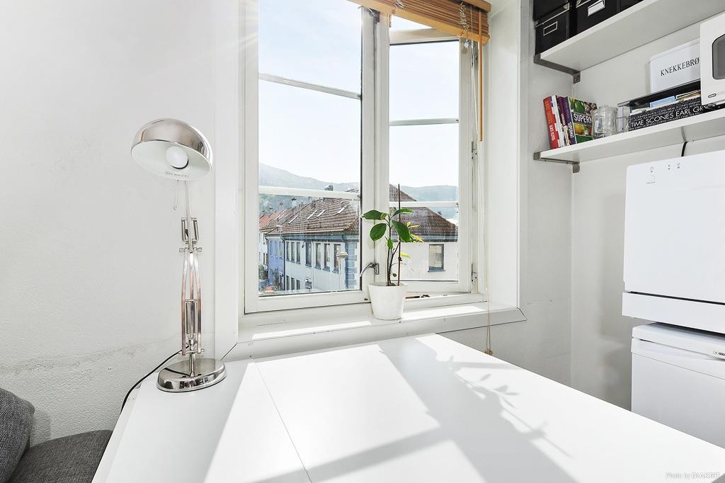 Fra stuen er det utsikt mot kanskje Bergens flotteste fjell, Ulriken. Galleribilde