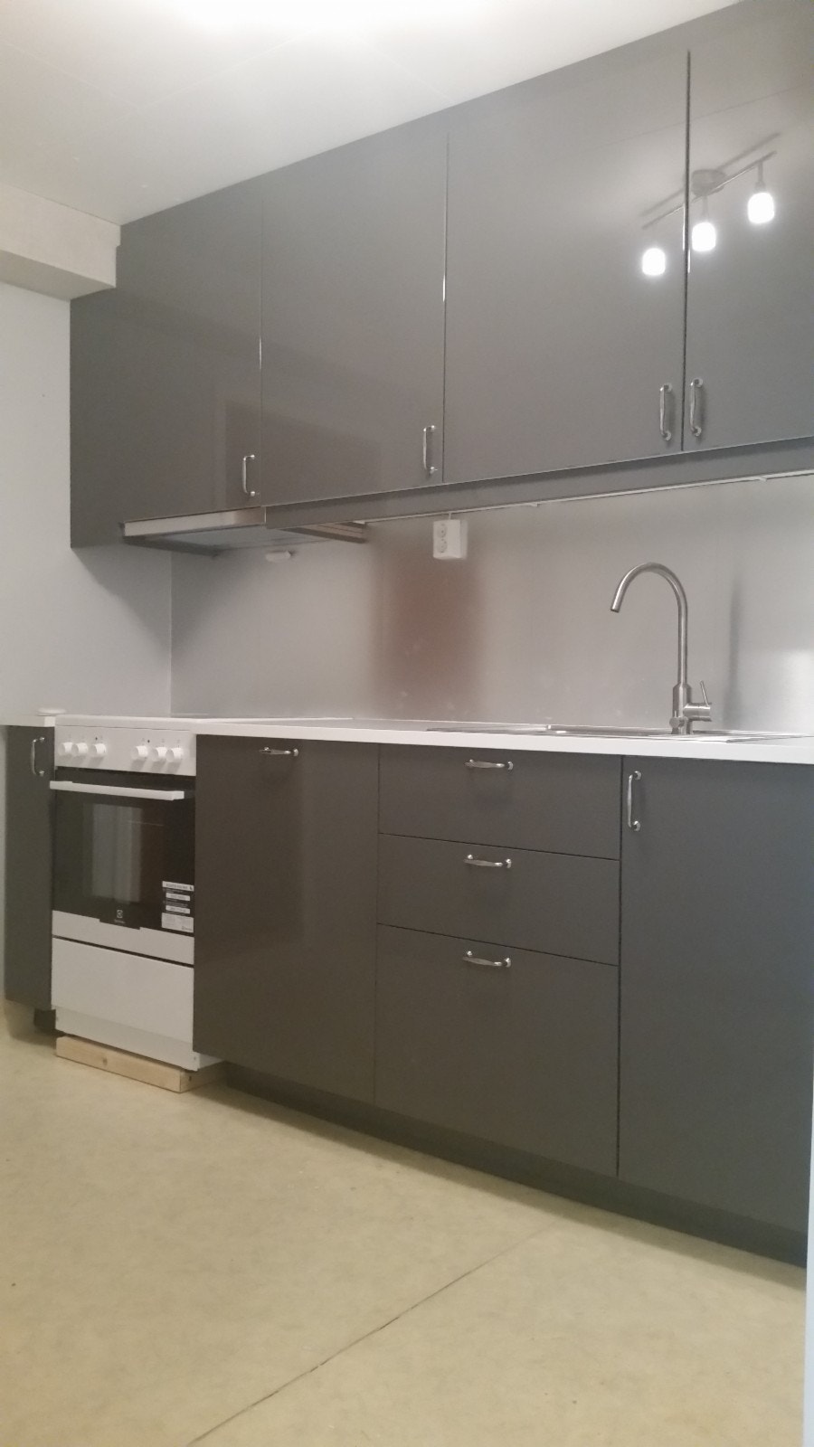 kjøkken med hvitevarer Galleribilde