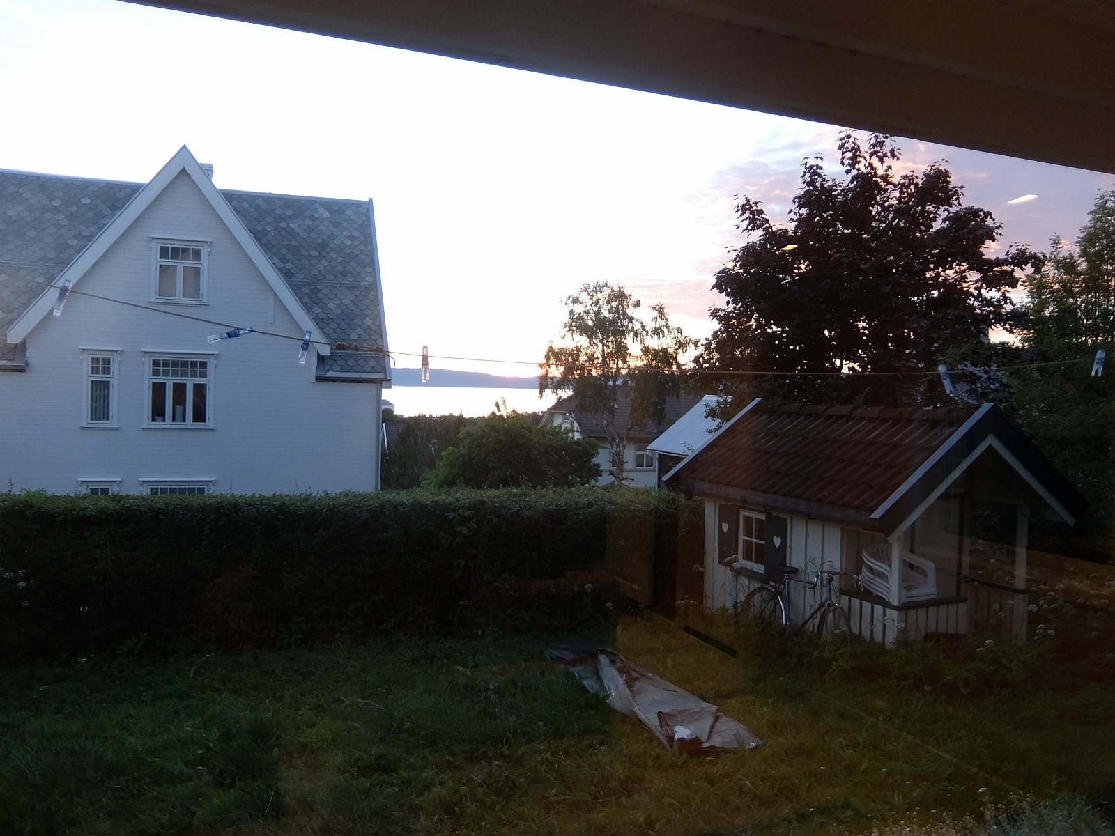 Litt av utsikten mot byen og fjorden. Galleribilde