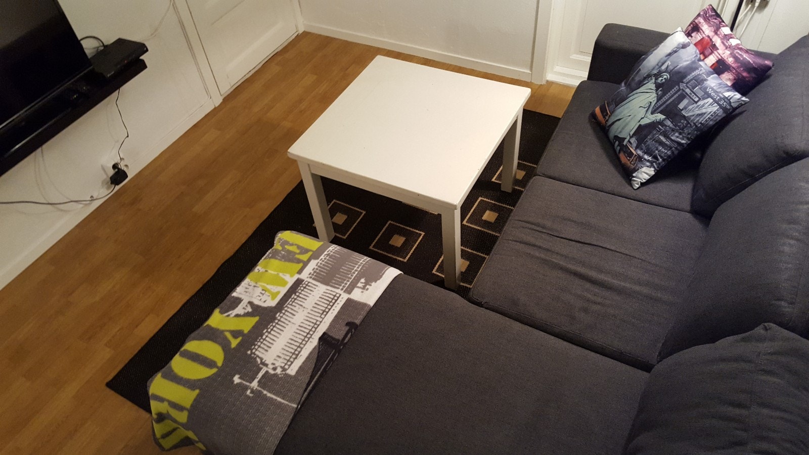 32" LCD TV & bredbånd 300 (Telenor) Galleribilde