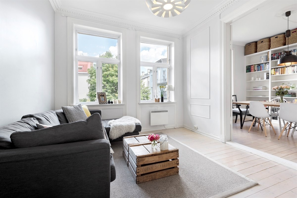 Stor stue med peis Galleribilde