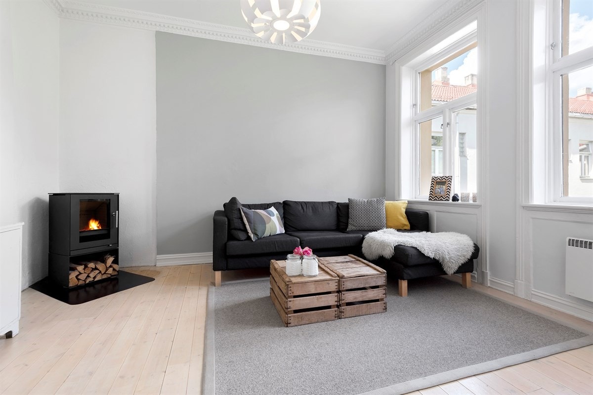 Stor stue med peis Galleribilde