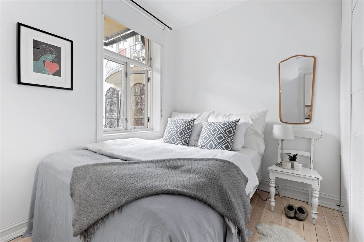 Soverom mot stille bakgård Galleribilde