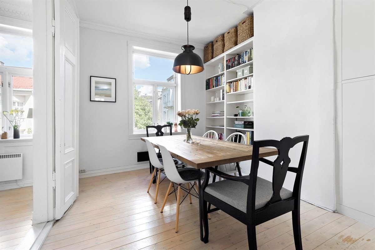 Romslig spisestue Galleribilde