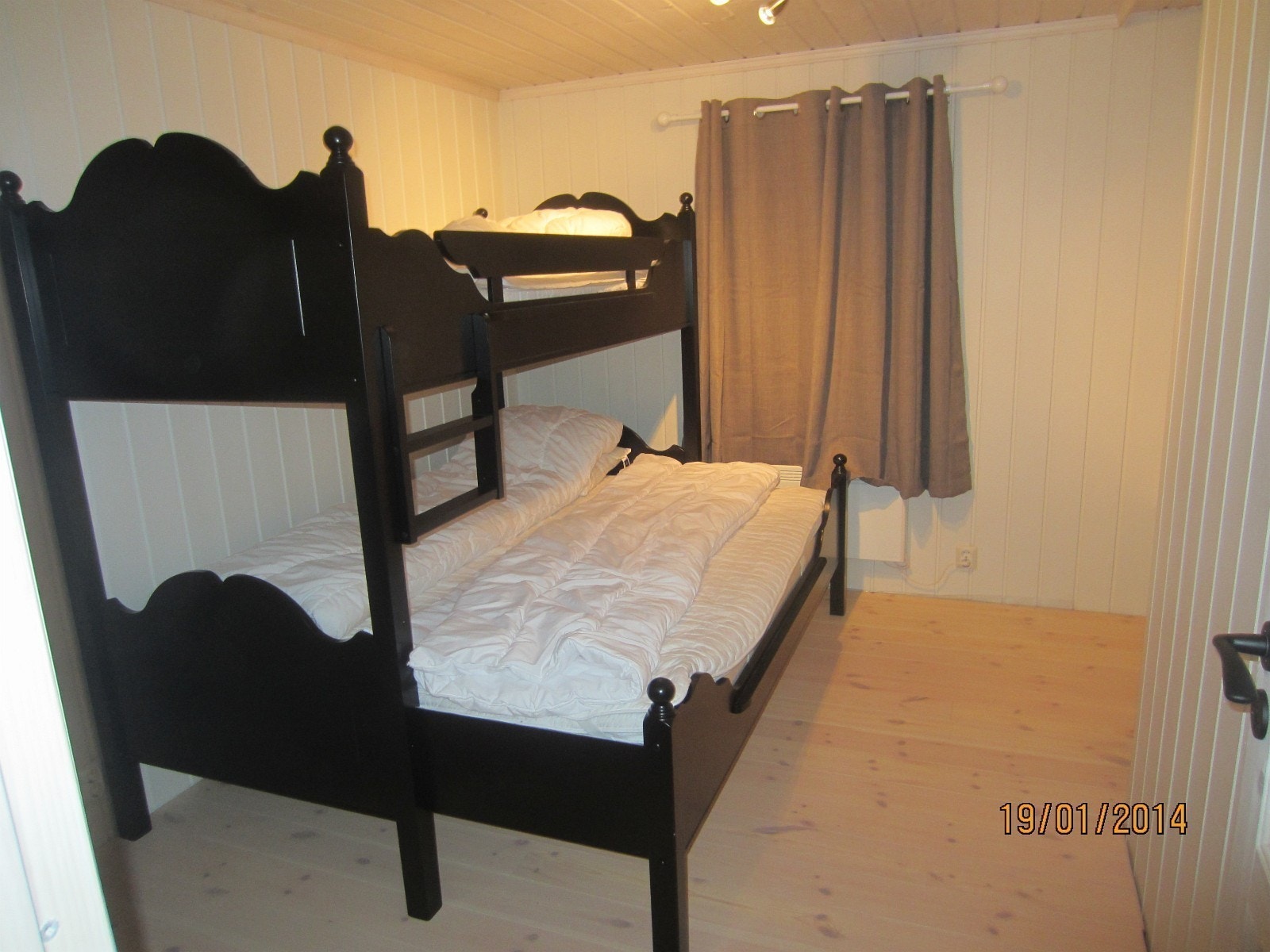 Soverom nede ved stue Galleribilde