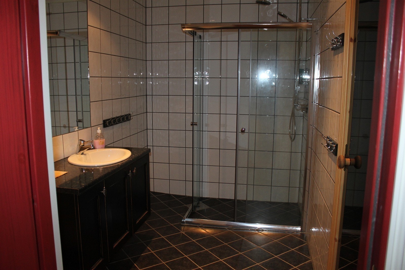 Bad Erlend 2. etasje Galleribilde