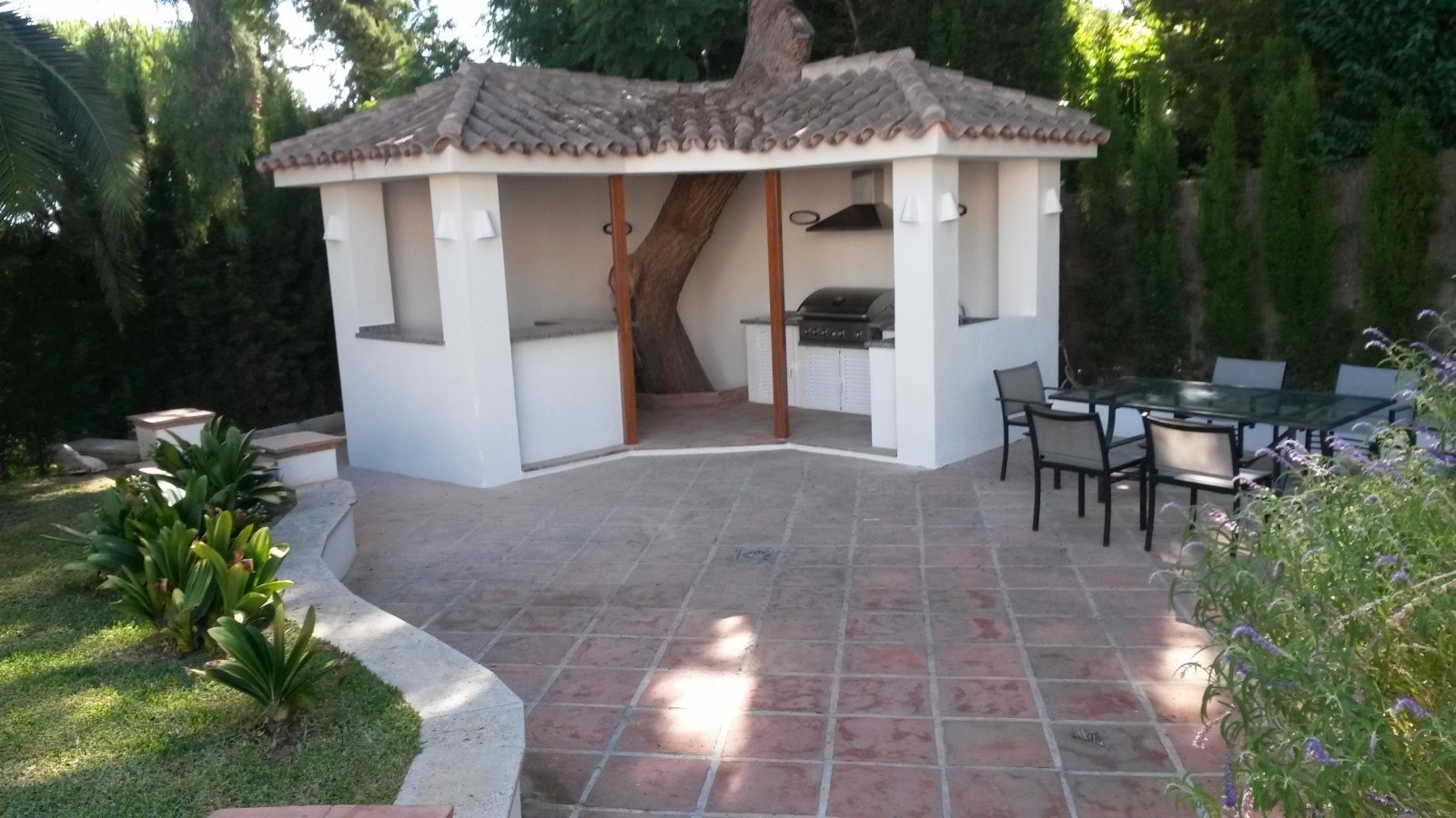 Utekjøkken med bbq Galleribilde