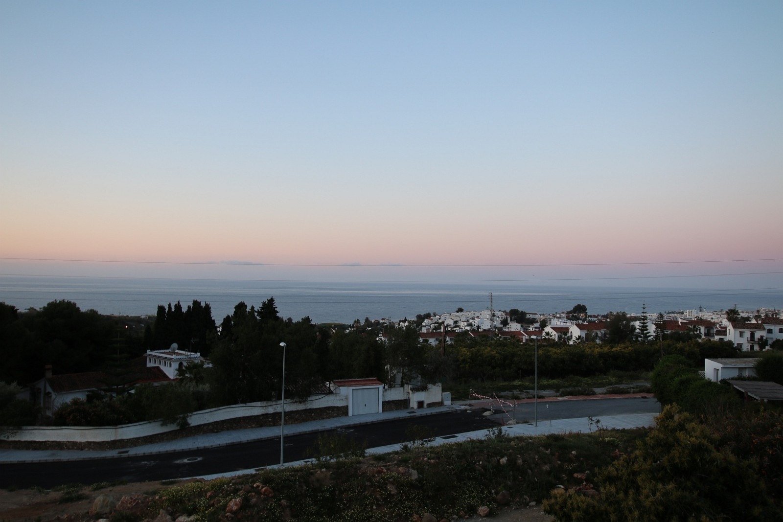 Bilde tatt fra bassengområdet. Middelhavet i bakgrunnen Galleribilde