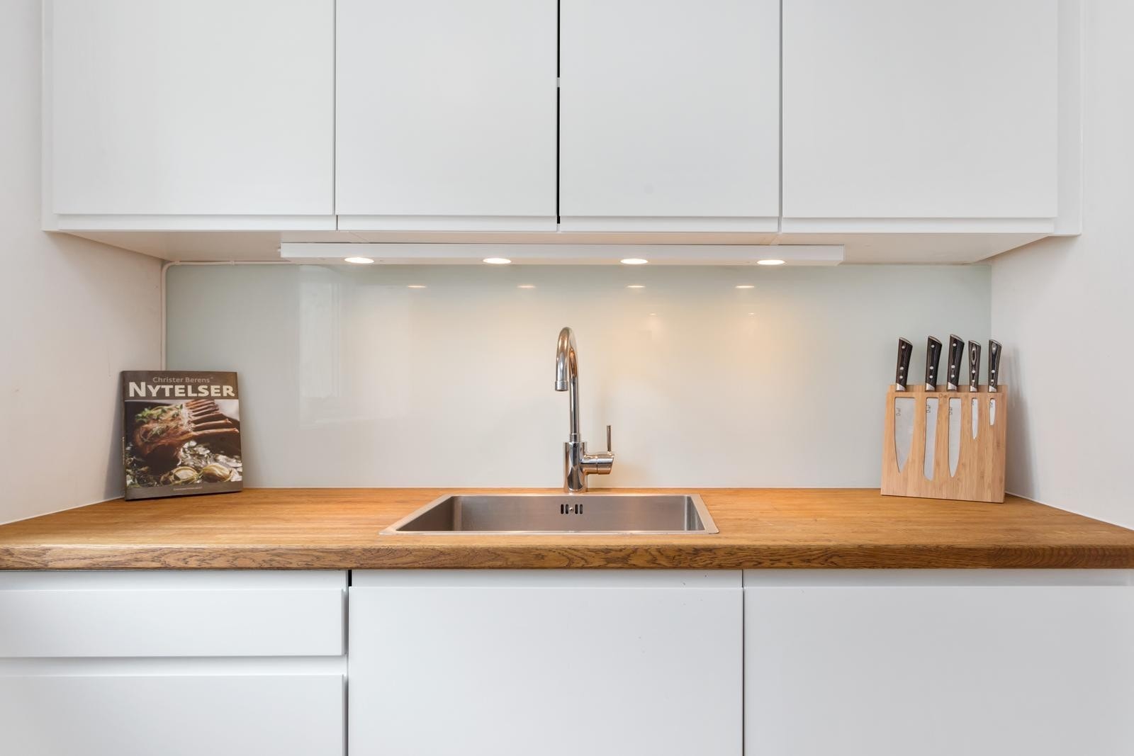 Stilren Epok kjøkkeninnredning ny i 2014. Galleribilde