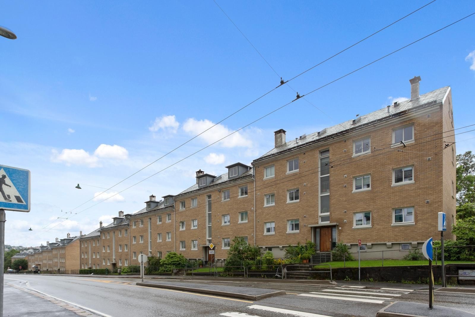 Her bor man sentralt med kort vei til sentrum og alle servicetilbud. Galleribilde