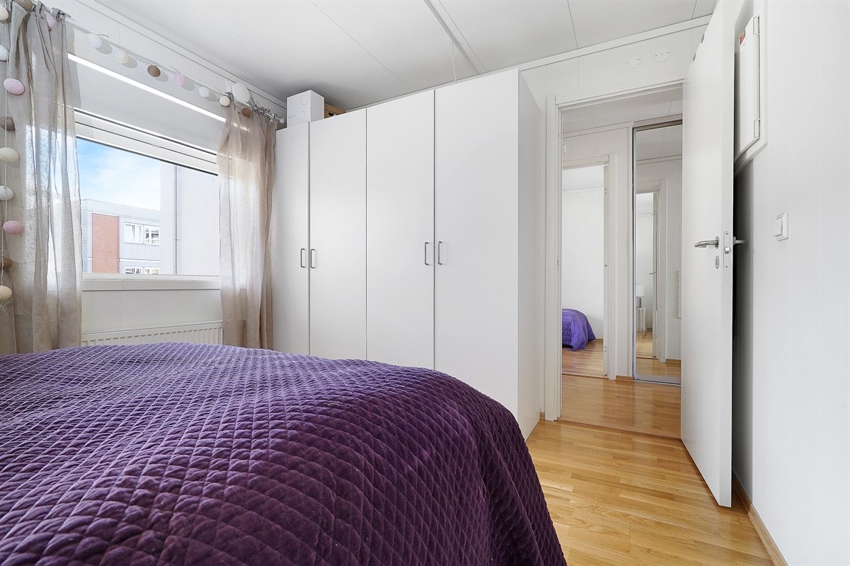 Soverom 1 har garderobeløsning. Galleribilde