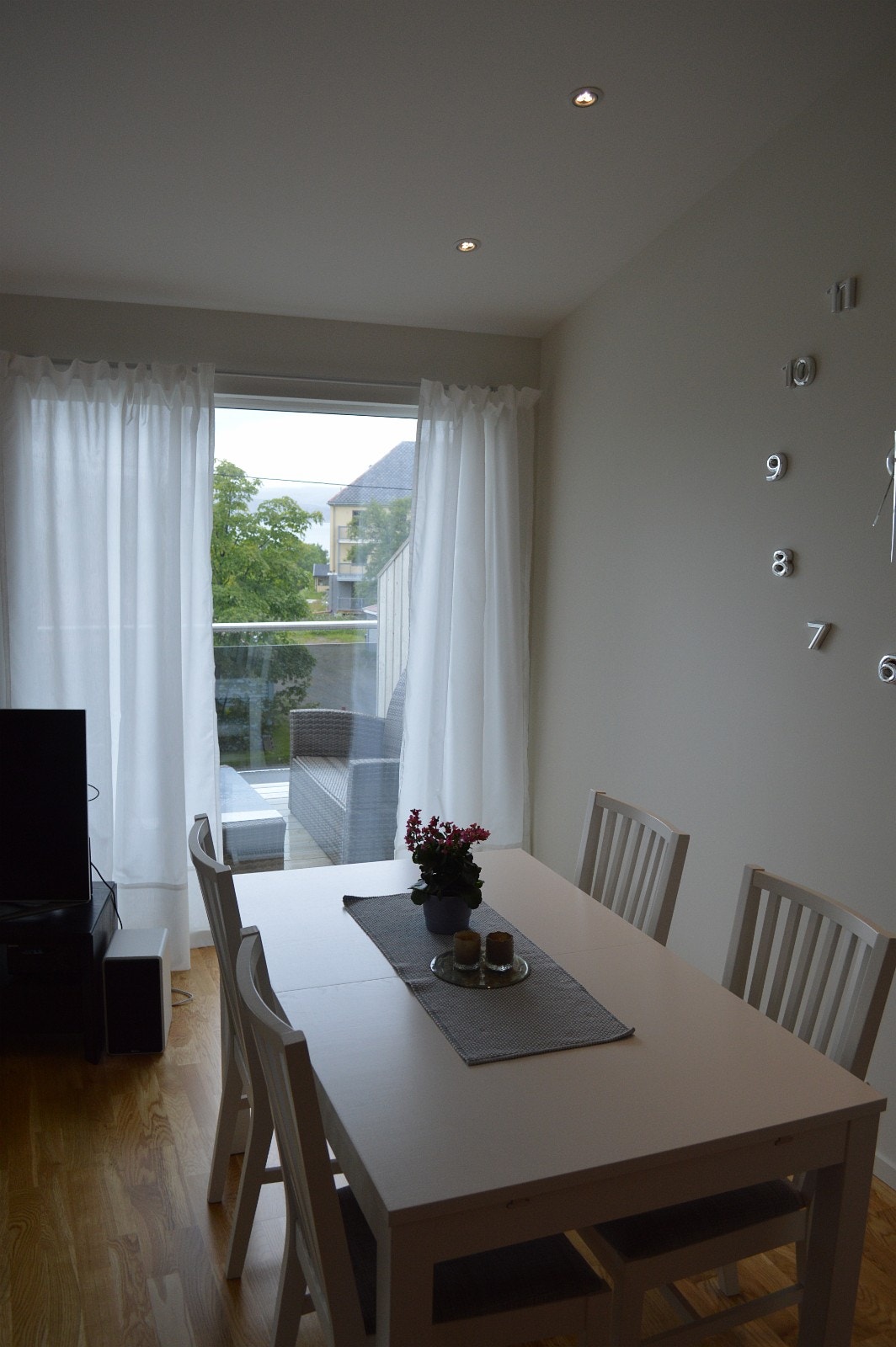 God plass rundt spisebord Galleribilde
