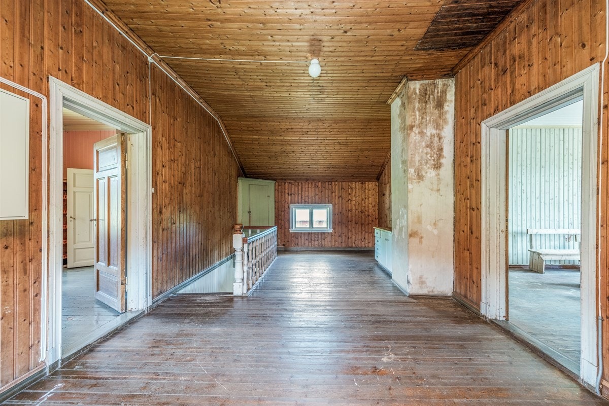 Trapperom i 2.etg har god takhøyde. Galleribilde