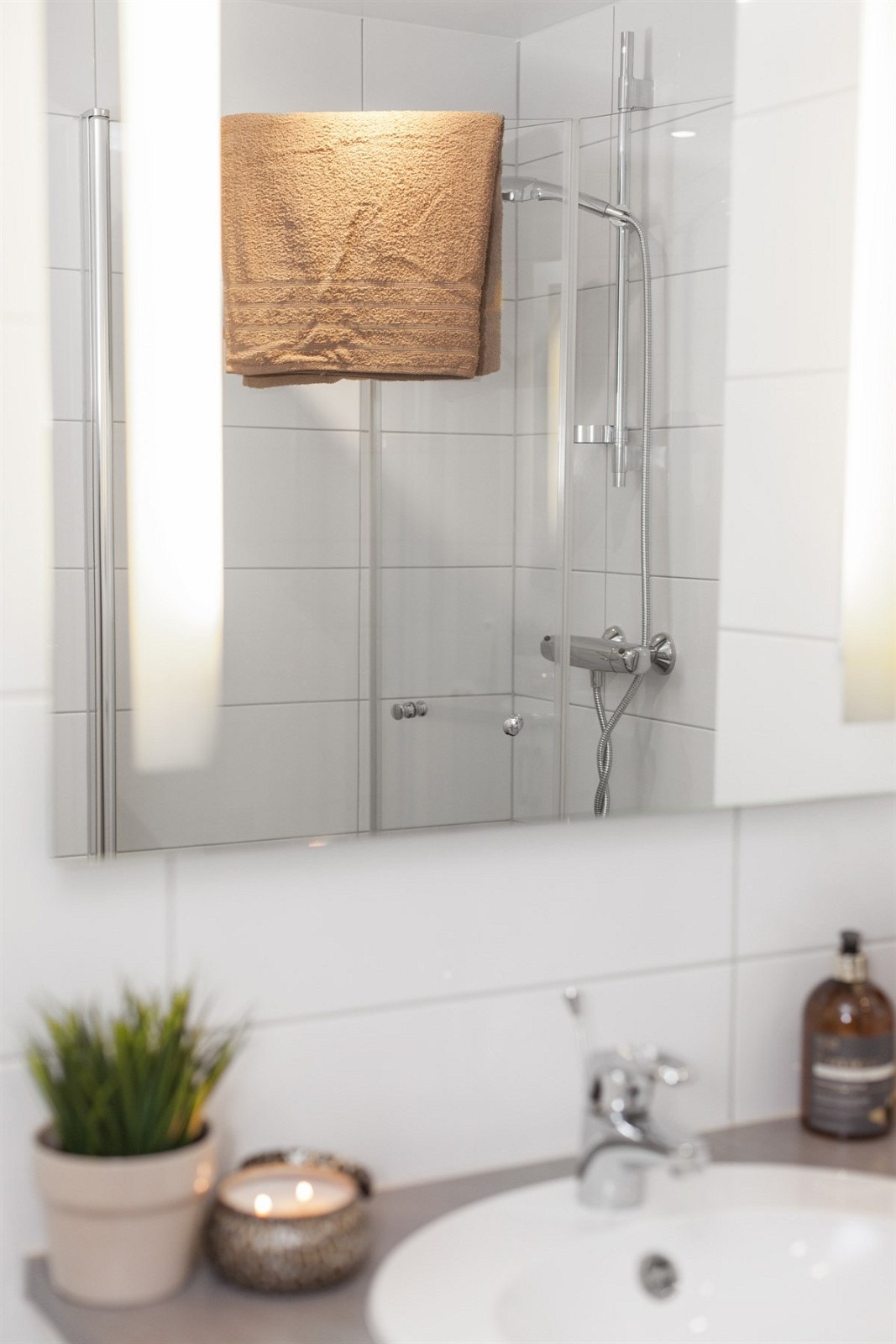 Badet er nytt fra 2016 og har fått tilstandsgrad 0 ifølge Takstmann. Galleribilde