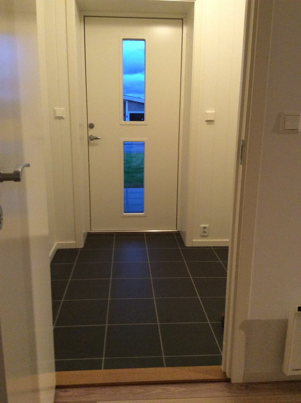 Romslig gang med varmekabler Galleribilde