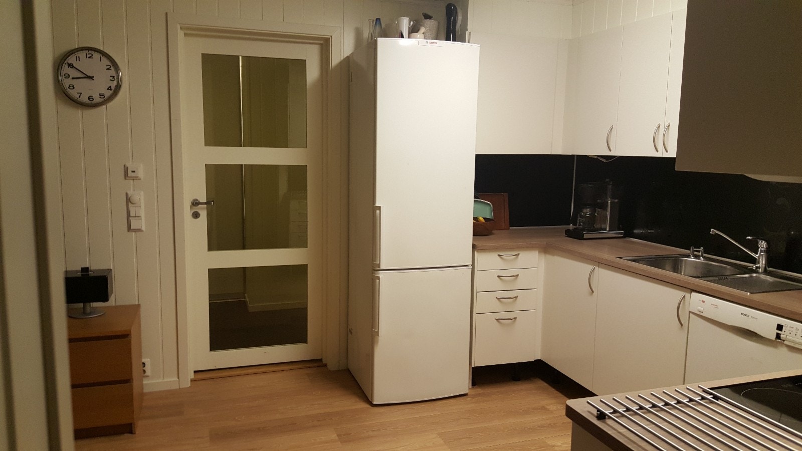 Kjøkken mot gang Galleribilde