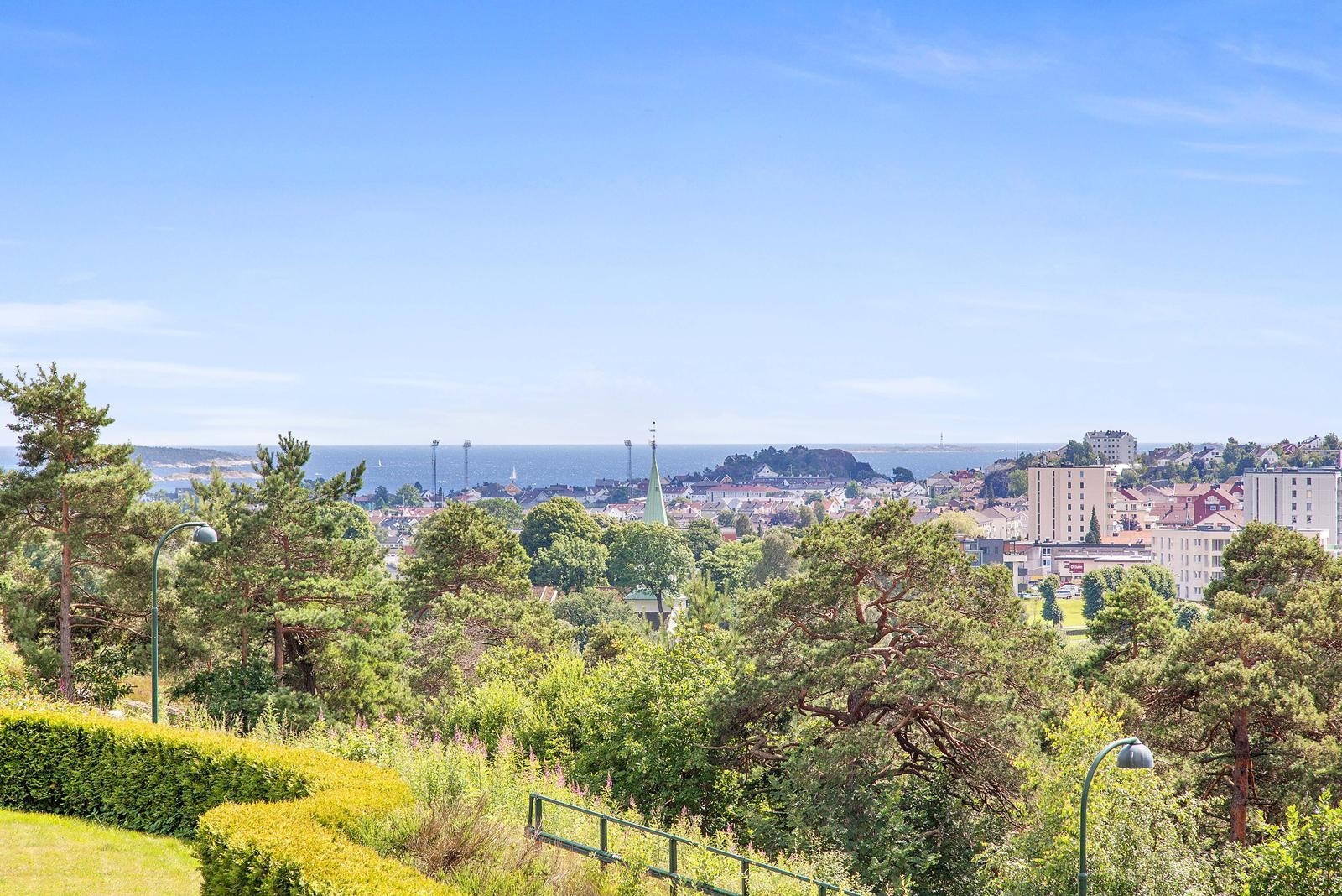 180 graders panoramautsikt - her over Lund og innseilingen Galleribilde