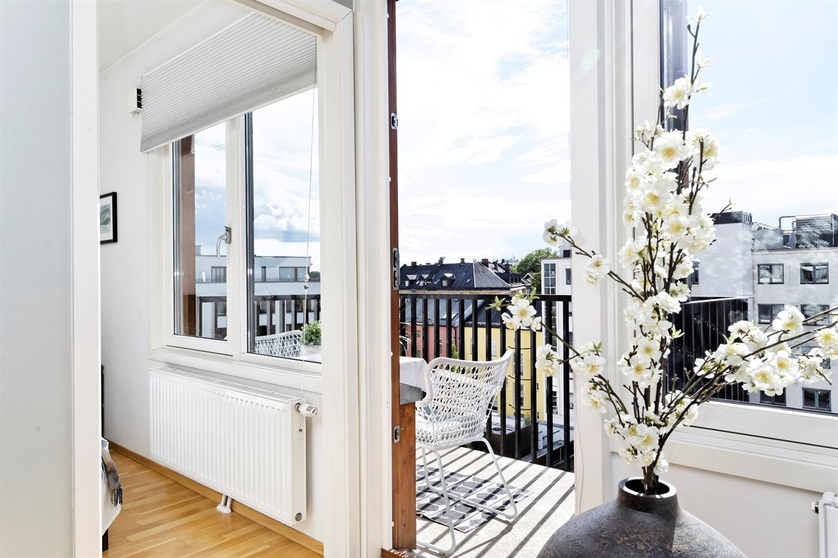 Utgang til balkong fra stuen Galleribilde
