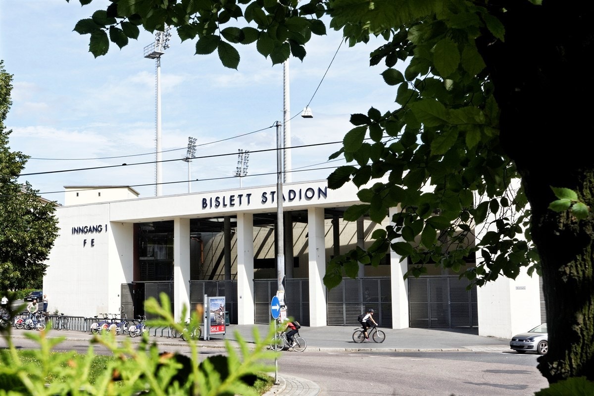 Bislett Stadion ligger så og si på andre siden av veien. Her er det fine treningsmuligheter, særlig på løpebanene innendørs Galleribilde