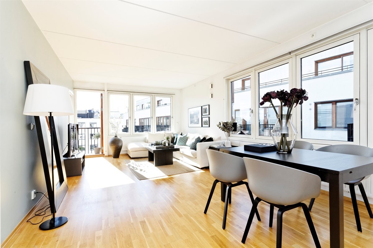 Spisestue/stue Galleribilde